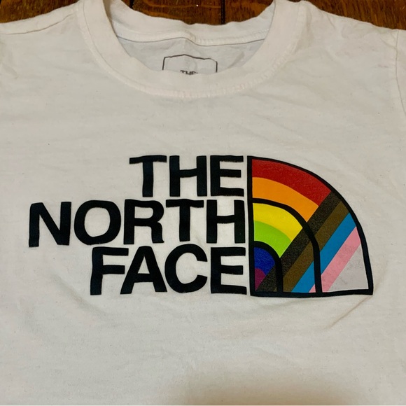 Women’s North Face shirt bundle - Picture 5 of 7